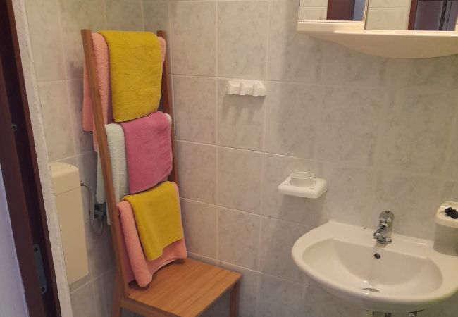 Rent by room in Lopar - Room in Lopar with Terrace, Air condition, WIFI (3719-6) Rent by room in Lopar - Room in Lopar with Terrace, Air condition, WIFI (3719-6)