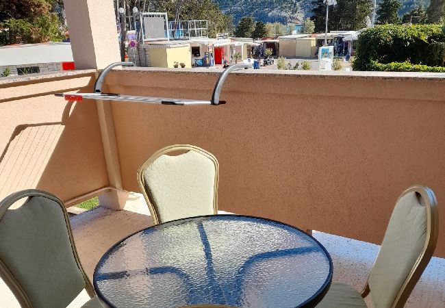 Rent by room in Lopar - Room in Lopar with Terrace, Air condition, WIFI (3719-6) Rent by room in Lopar - Room in Lopar with Terrace, Air condition, WIFI (3719-6)