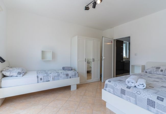 Apartment in Cres - Apartment in Cres with Balcony, Air condition, WIFI, Washing machine (4249-3) Apartment in Cres - Apartment in Cres with Balcony, Air condition, WIFI, Washing machine (4249-3)