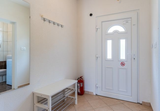 Apartment in Cres - Apartment in Cres with Balcony, Air condition, WIFI, Washing machine (4249-3) Apartment in Cres - Apartment in Cres with Balcony, Air condition, WIFI, Washing machine (4249-3)