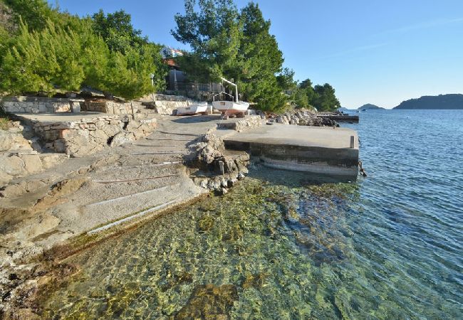 House in Karbuni - Holiday Home in Karbuni with Seaview, Balcony, Air condition, WIFI (5095-1) House in Karbuni - Holiday Home in Karbuni with Seaview, Balcony, Air condition, WIFI (5095-1)