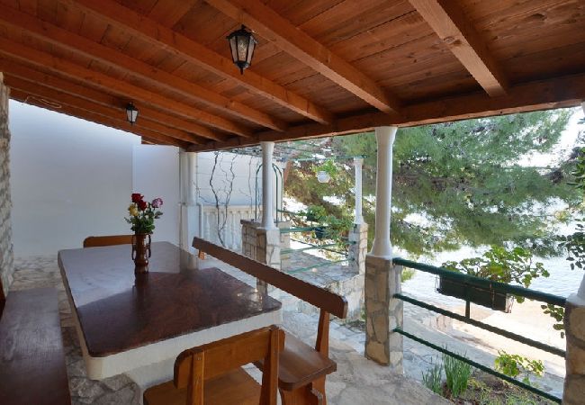 House in Karbuni - Holiday Home in Karbuni with Seaview, Balcony, Air condition, WIFI (5095-1) House in Karbuni - Holiday Home in Karbuni with Seaview, Balcony, Air condition, WIFI (5095-1)