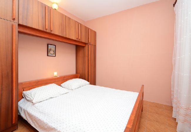 House in Karbuni - Holiday Home in Karbuni with Seaview, Balcony, Air condition, WIFI (5095-1) House in Karbuni - Holiday Home in Karbuni with Seaview, Balcony, Air condition, WIFI (5095-1)