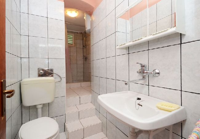 House in Karbuni - Holiday Home in Karbuni with Seaview, Balcony, Air condition, WIFI (5095-1) House in Karbuni - Holiday Home in Karbuni with Seaview, Balcony, Air condition, WIFI (5095-1)