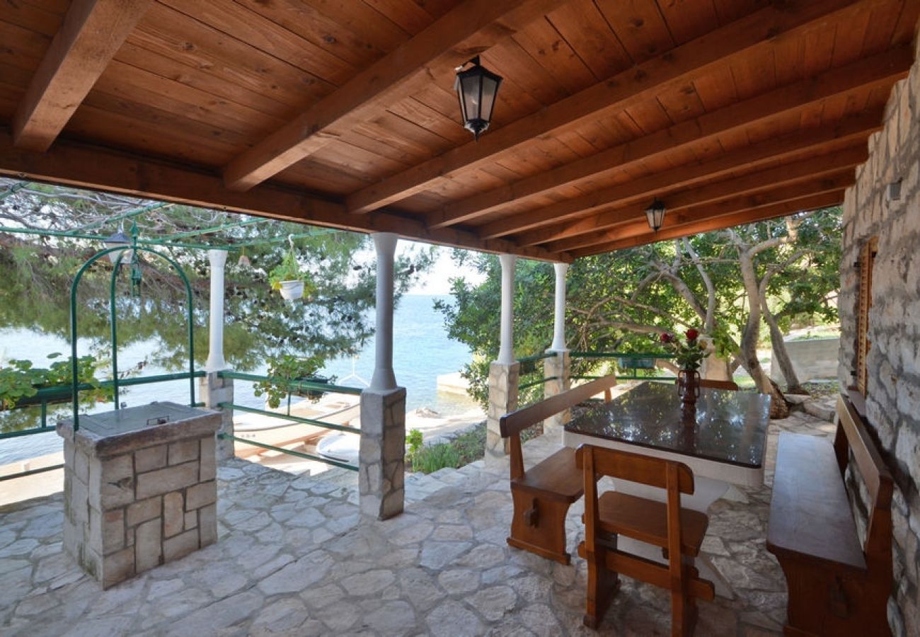 House in Karbuni - Holiday Home in Karbuni with Seaview, Balcony, Air condition, WIFI (5095-1)