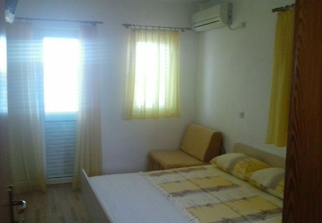 Rent by room in Luka - Room in Luka with Seaview, Balcony, Air condition, WIFI (4659-3)