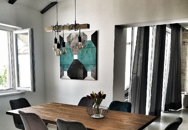 House in Selca - Holiday Home in Selca with Terrace, Air condition, WIFI, Washing machine (5094-1) House in Selca - Holiday Home in Selca with Terrace, Air condition, WIFI, Washing machine (5094-1)