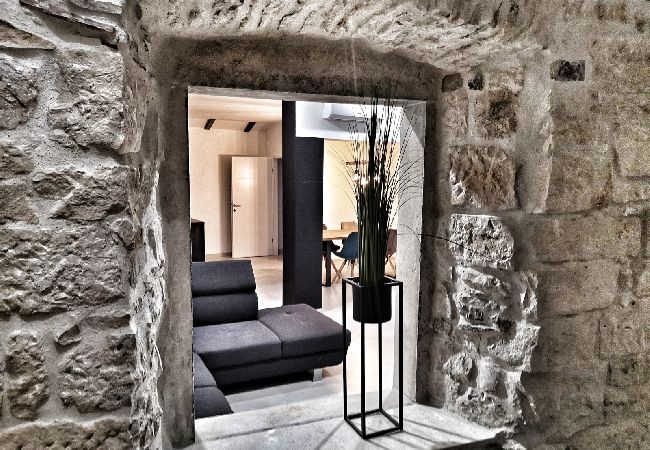 House in Selca - Holiday Home in Selca with Terrace, Air condition, WIFI, Washing machine (5094-1) House in Selca - Holiday Home in Selca with Terrace, Air condition, WIFI, Washing machine (5094-1)