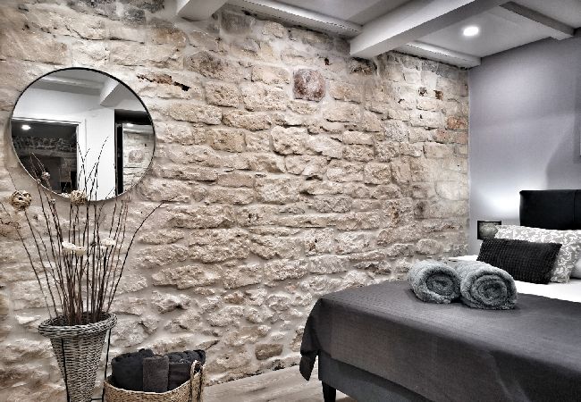 House in Selca - Holiday Home in Selca with Terrace, Air condition, WIFI, Washing machine (5094-1) House in Selca - Holiday Home in Selca with Terrace, Air condition, WIFI, Washing machine (5094-1)