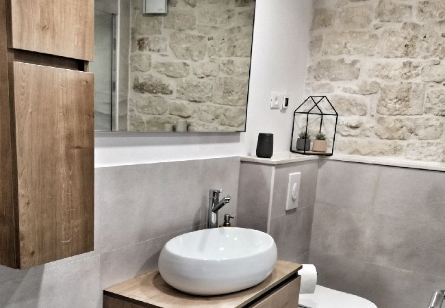 House in Selca - Holiday Home in Selca with Terrace, Air condition, WIFI, Washing machine (5094-1) House in Selca - Holiday Home in Selca with Terrace, Air condition, WIFI, Washing machine (5094-1)