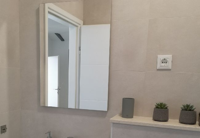 House in Selca - Holiday Home in Selca with Terrace, Air condition, WIFI, Washing machine (5094-1) House in Selca - Holiday Home in Selca with Terrace, Air condition, WIFI, Washing machine (5094-1)