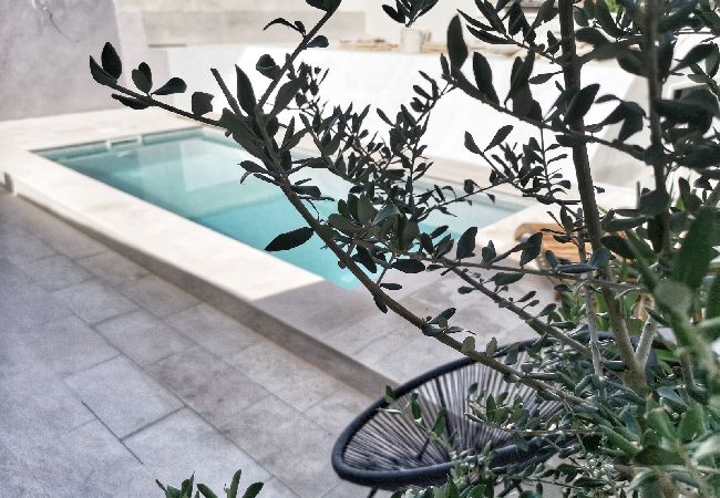 House in Selca - Holiday Home in Selca with Terrace, Air condition, WIFI, Washing machine (5094-1) House in Selca - Holiday Home in Selca with Terrace, Air condition, WIFI, Washing machine (5094-1)