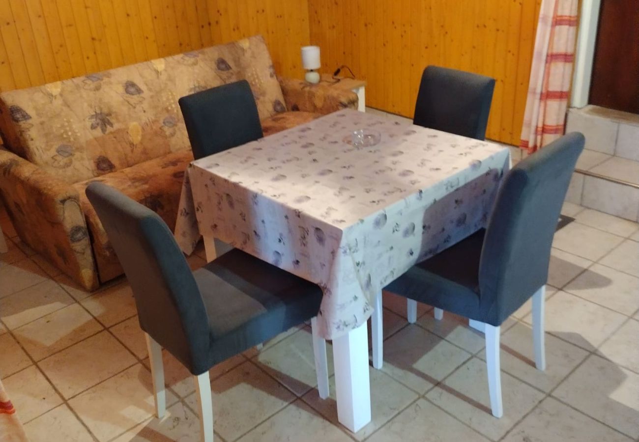 House in Karbuni - Holiday Home in Karbuni with Seaview, Balcony, Air condition, WIFI (5095-2)