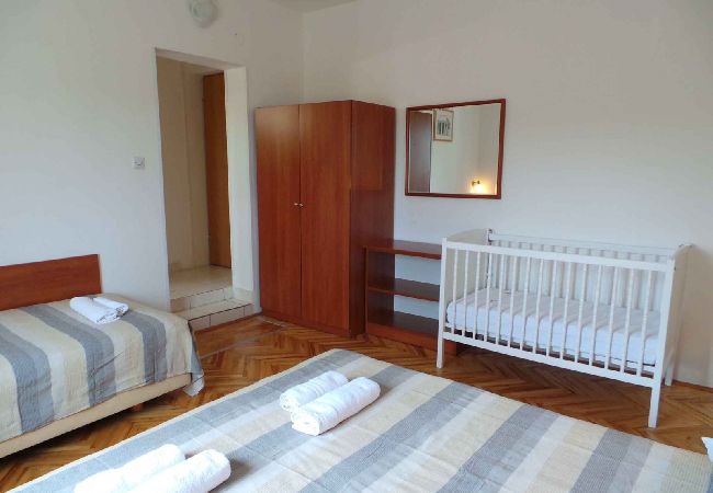 Apartment in Ljubac - Apartment in Ljubač with Seaview, Balcony, Air condition, WIFI (809-2) Apartment in Ljubac - Apartment in Ljubač with Seaview, Balcony, Air condition, WIFI (809-2)