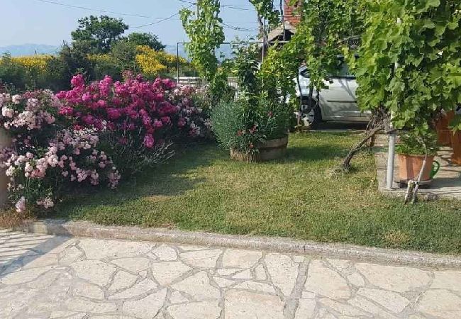 Apartment in Ljubac - Apartment in Ljubač with Seaview, Balcony, Air condition, WIFI (809-2) Apartment in Ljubac - Apartment in Ljubač with Seaview, Balcony, Air condition, WIFI (809-2)