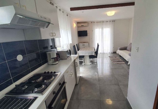 Apartment in Ljubac - Apartment in Ljubač with Seaview, Balcony, Air condition, WIFI (809-3) Apartment in Ljubac - Apartment in Ljubač with Seaview, Balcony, Air condition, WIFI (809-3)