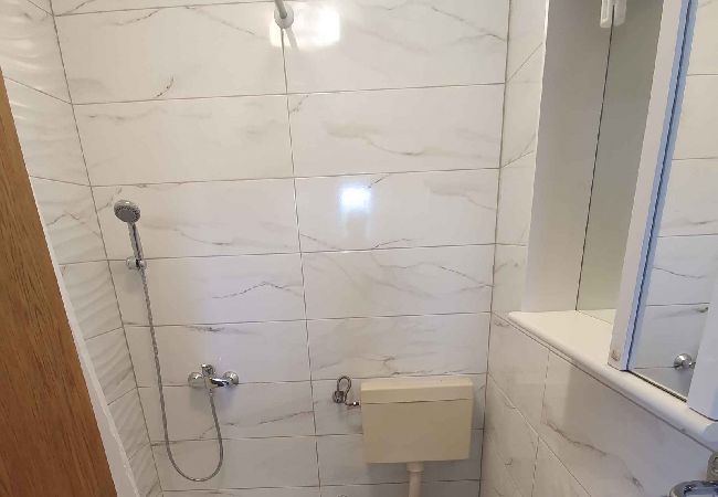 Apartment in Ljubac - Apartment in Ljubač with Seaview, Balcony, Air condition, WIFI (809-3) Apartment in Ljubac - Apartment in Ljubač with Seaview, Balcony, Air condition, WIFI (809-3)