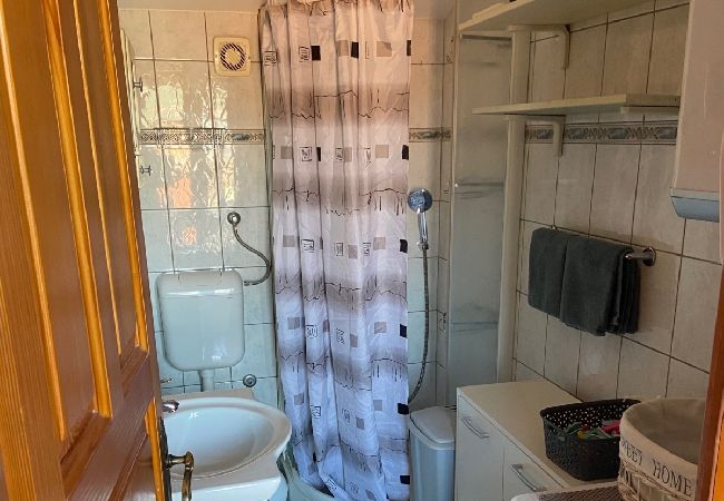 Apartment in Sukošan - Apartment in Sukošan with Balcony, Air condition, WIFI, Washing machine (5102-1) Apartment in Sukošan - Apartment in Sukošan with Balcony, Air condition, WIFI, Washing machine (5102-1)