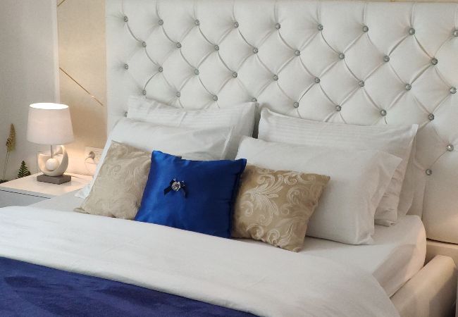 Apartment in Split - Apartment in Split with Balcony, Air condition, WIFI, Washing machine (4656-1) Apartment in Split - Apartment in Split with Balcony, Air condition, WIFI, Washing machine (4656-1)