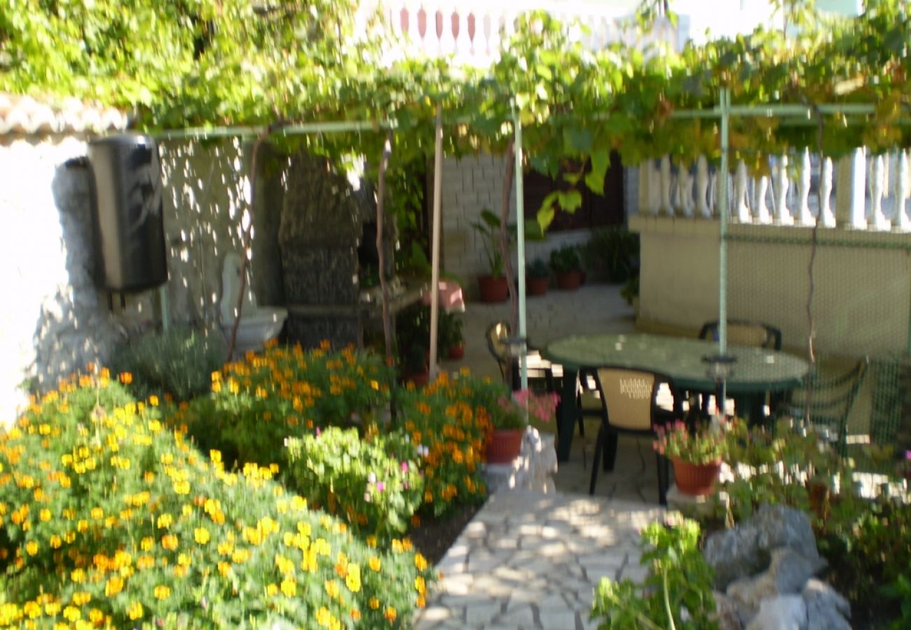 Rent by room in Novi Vinodolski - Room in Novi Vinodolski with Balcony, Air condition, WIFI, Washing machine (3541-2)