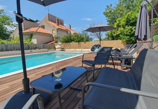 Apartment in Kaštel Lukšic - Apartment in Kaštel Lukšić with Balcony, Air condition, WIFI, Washing machine (5107-1) Apartment in Kaštel Lukšic - Apartment in Kaštel Lukšić with Balcony, Air condition, WIFI, Washing machine (5107-1)