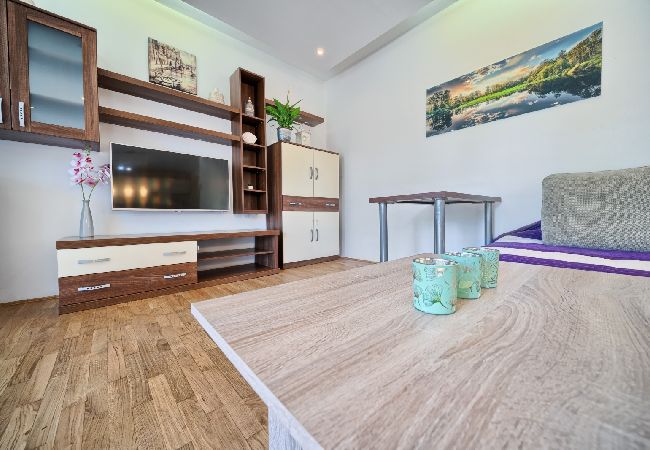 Apartment in Kaštel Lukšic - Apartment in Kaštel Lukšić with Terrace, Air condition, WIFI, Washing machine (5107-3) Apartment in Kaštel Lukšic - Apartment in Kaštel Lukšić with Terrace, Air condition, WIFI, Washing machine (5107-3)