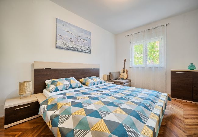 Apartment in Kaštel Lukšic - Apartment in Kaštel Lukšić with Terrace, Air condition, WIFI, Washing machine (5107-3) Apartment in Kaštel Lukšic - Apartment in Kaštel Lukšić with Terrace, Air condition, WIFI, Washing machine (5107-3)