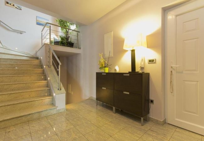 Apartment in Opatija - Apartment in Opatija with Seaview, Terrace, Air condition, WIFI (4812-1) Apartment in Opatija - Apartment in Opatija with Seaview, Terrace, Air condition, WIFI (4812-1)