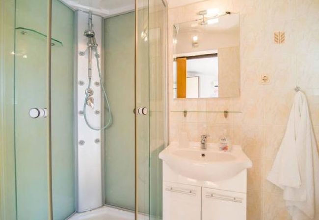 Studio in Dugi Rat - Studio apartment in Dugi Rat with Seaview, Terrace, Air condition, WIFI (5113-1) Studio in Dugi Rat - Studio apartment in Dugi Rat with Seaview, Terrace, Air condition, WIFI (5113-1)