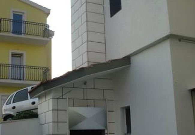 Studio in Dugi Rat - Studio apartment in Dugi Rat with Seaview, Terrace, Air condition, WIFI (5113-1) Studio in Dugi Rat - Studio apartment in Dugi Rat with Seaview, Terrace, Air condition, WIFI (5113-1)