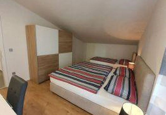 Apartment in Vrvari - Apartment in Vrvari with Terrace, WIFI, Washing machine (664-5) Apartment in Vrvari - Apartment in Vrvari with Terrace, WIFI, Washing machine (664-5)