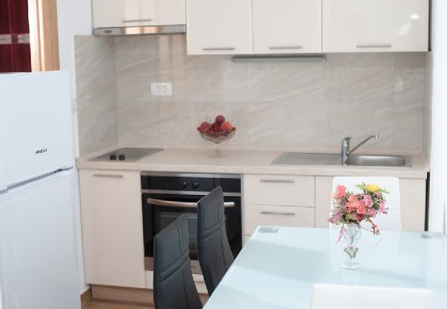Apartment in Podstrana - Apartment in Podstrana-Sv.Martin with Seaview, Balcony, Air condition, WIFI (5117-7) Apartment in Podstrana - Apartment in Podstrana-Sv.Martin with Seaview, Balcony, Air condition, WIFI (5117-7)