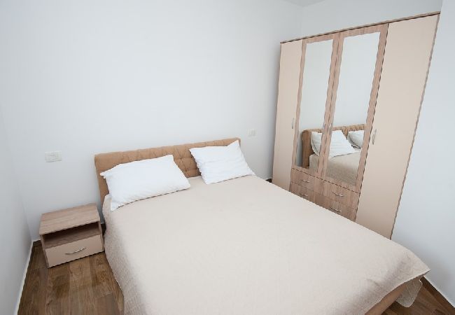 Apartment in Podstrana - Apartment in Podstrana-Sv.Martin with Seaview, Balcony, Air condition, WIFI (5117-7) Apartment in Podstrana - Apartment in Podstrana-Sv.Martin with Seaview, Balcony, Air condition, WIFI (5117-7)