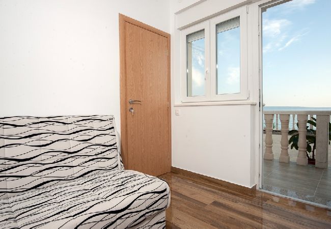 Apartment in Podstrana - Apartment in Podstrana-Sv.Martin with Seaview, Balcony, Air condition, WIFI (5117-7) Apartment in Podstrana - Apartment in Podstrana-Sv.Martin with Seaview, Balcony, Air condition, WIFI (5117-7)