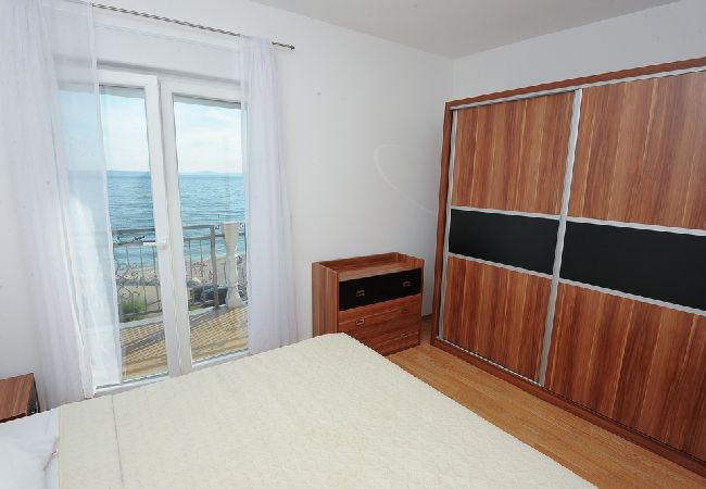 Apartment in Podstrana - Apartment in Podstrana-Sv.Martin with Seaview, Balcony, Air condition, WIFI (5117-6) Apartment in Podstrana - Apartment in Podstrana-Sv.Martin with Seaview, Balcony, Air condition, WIFI (5117-6)