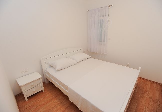 Apartment in Podstrana - Apartment in Podstrana-Sv.Martin with Terrace, Air condition, WIFI, Washing machine (5117-5) Apartment in Podstrana - Apartment in Podstrana-Sv.Martin with Terrace, Air condition, WIFI, Washing machine (5117-5)