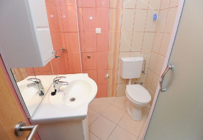 Apartment in Podstrana - Apartment in Podstrana-Sv.Martin with Terrace, Air condition, WIFI, Washing machine (5117-5) Apartment in Podstrana - Apartment in Podstrana-Sv.Martin with Terrace, Air condition, WIFI, Washing machine (5117-5)