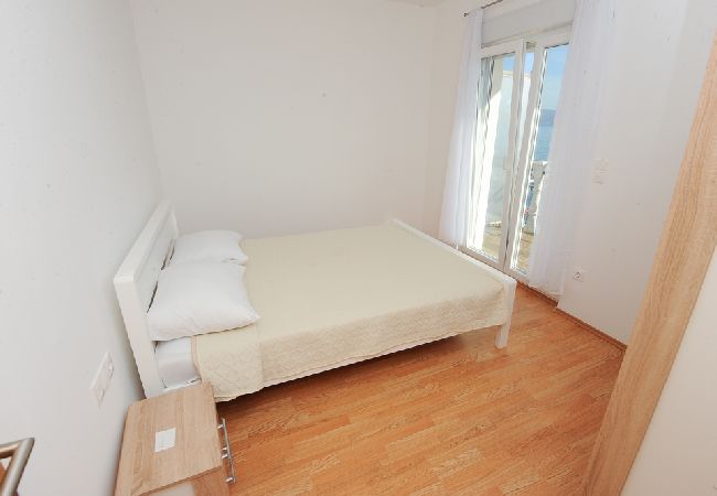 Apartment in Podstrana - Apartment in Podstrana-Sv.Martin with Seaview, Balcony, Air condition, WIFI (5117-3) Apartment in Podstrana - Apartment in Podstrana-Sv.Martin with Seaview, Balcony, Air condition, WIFI (5117-3)