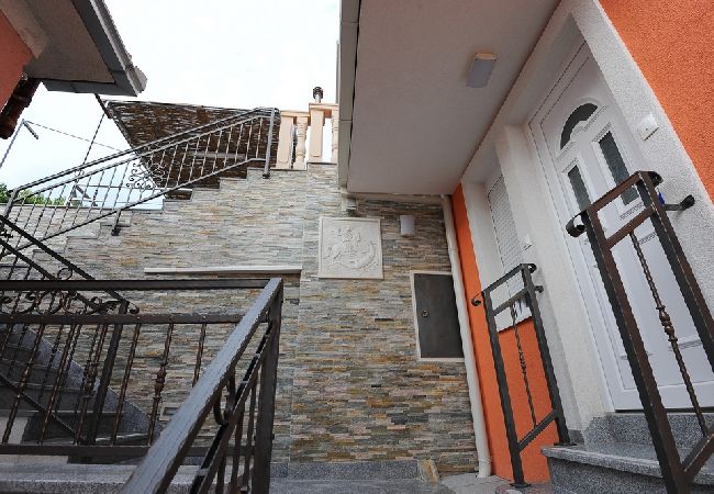 Apartment in Podstrana - Apartment in Podstrana-Sv.Martin with Seaview, Terrace, Air condition, WIFI (5117-2) Apartment in Podstrana - Apartment in Podstrana-Sv.Martin with Seaview, Terrace, Air condition, WIFI (5117-2)