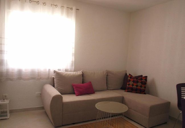 House in Milna - Holiday Home in Milna with Terrace, Air condition, WIFI, Washing machine (5123-1) House in Milna - Holiday Home in Milna with Terrace, Air condition, WIFI, Washing machine (5123-1)