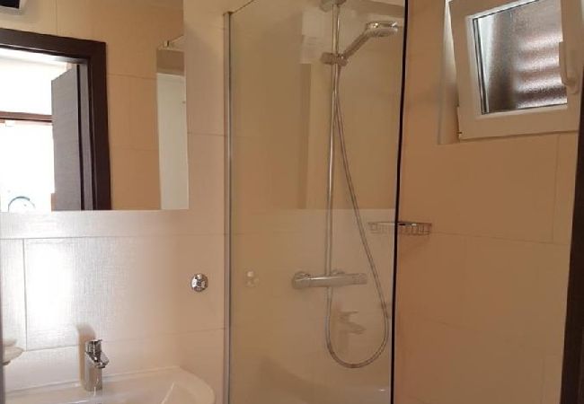 House in Milna - Holiday Home in Milna with Terrace, Air condition, WIFI, Washing machine (5123-1) House in Milna - Holiday Home in Milna with Terrace, Air condition, WIFI, Washing machine (5123-1)