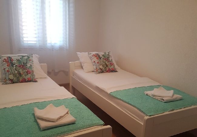 House in Milna - Holiday Home in Milna with Terrace, Air condition, WIFI, Washing machine (5123-1) House in Milna - Holiday Home in Milna with Terrace, Air condition, WIFI, Washing machine (5123-1)