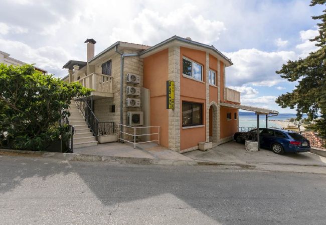 Apartment in Omiš - Apartment in Omiš with Seaview, Terrace, Air condition, WIFI (5129-2) Apartment in Omiš - Apartment in Omiš with Seaview, Terrace, Air condition, WIFI (5129-2)