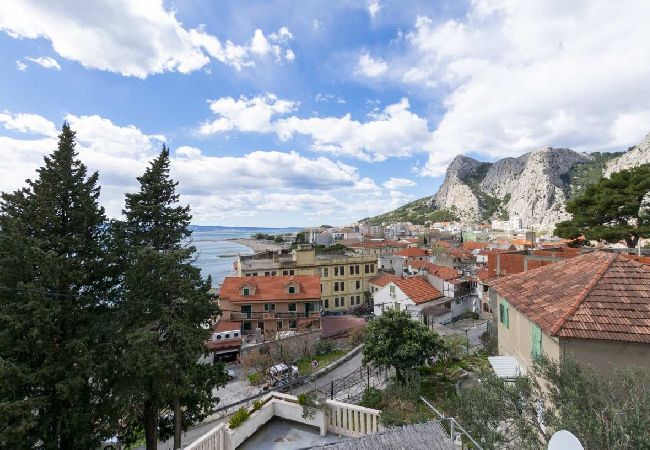 Apartment in Omiš - Apartment in Omiš with Seaview, Loggia, Air condition, WIFI (5129-4) Apartment in Omiš - Apartment in Omiš with Seaview, Loggia, Air condition, WIFI (5129-4)