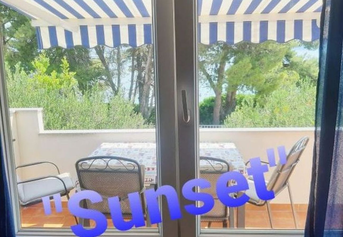 Apartment in Slatine - Apartment in Slatine with Seaview, Balcony, Air condition, WIFI (5130-1)