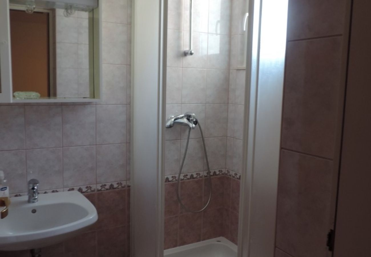 Rent by room in Brela - Room in Brela with Air condition, WIFI, Washing machine (4947-6)