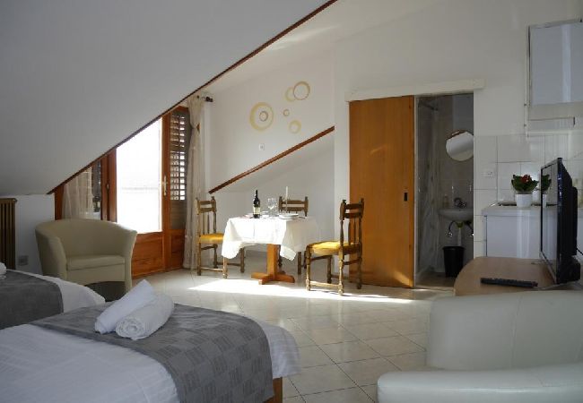 Studio in Dugi Rat - Studio apartment in Dugi Rat with Seaview, Balcony, Air condition, WIFI (5132-5) Studio in Dugi Rat - Studio apartment in Dugi Rat with Seaview, Balcony, Air condition, WIFI (5132-5)