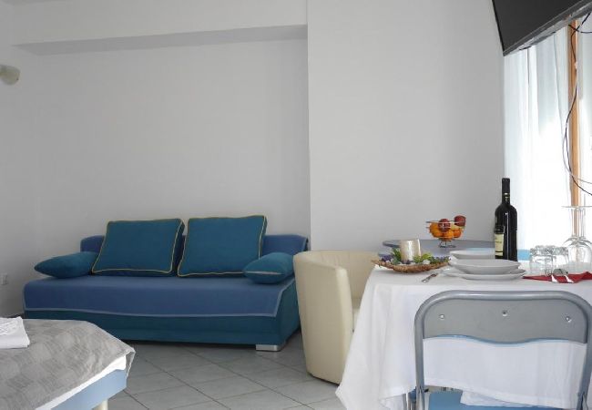 Studio in Dugi Rat - Studio apartment in Dugi Rat with Seaview, Balcony, Air condition, WIFI (5132-3) Studio in Dugi Rat - Studio apartment in Dugi Rat with Seaview, Balcony, Air condition, WIFI (5132-3)