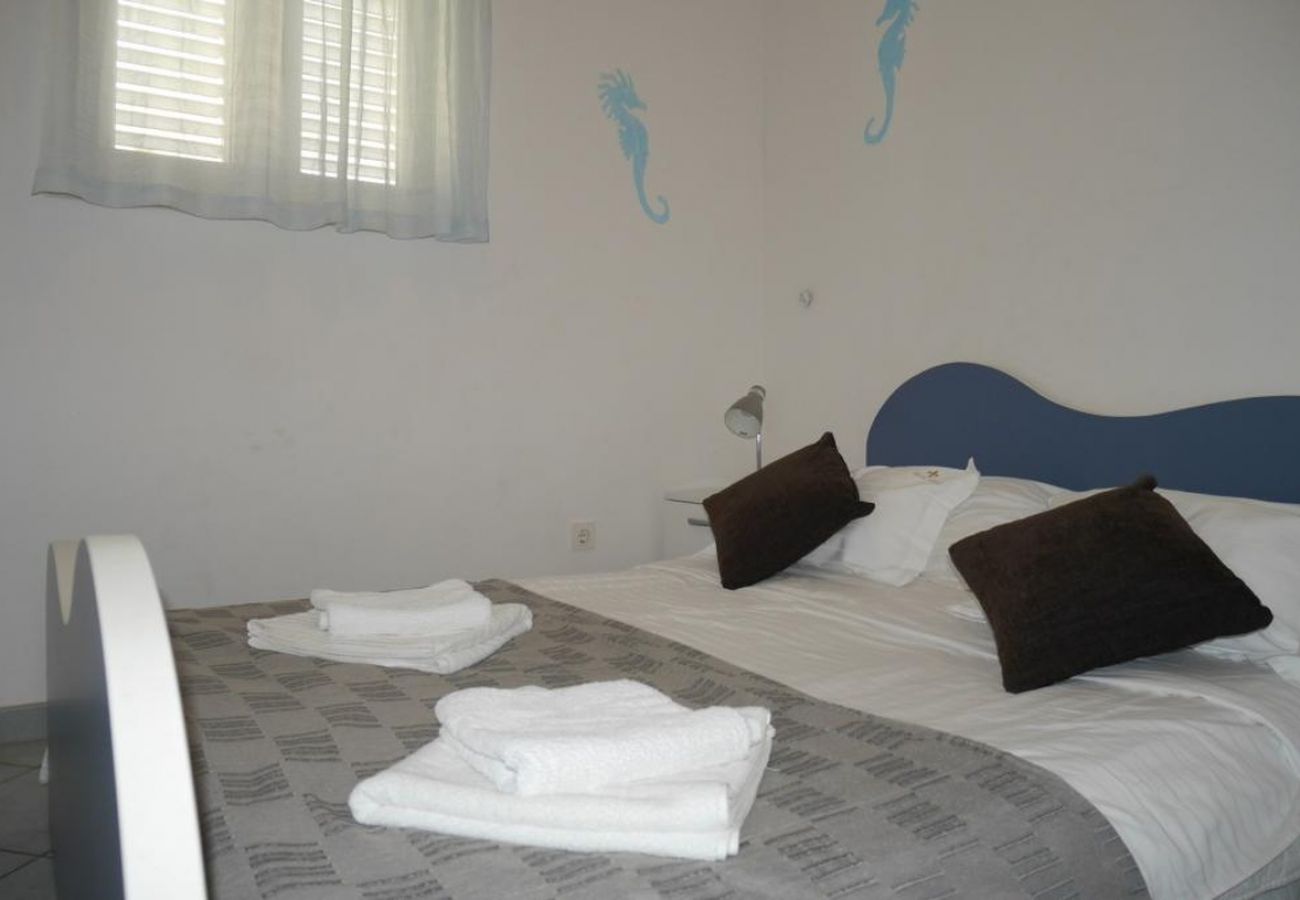 Apartment in Dugi Rat - Apartment in Dugi Rat with Seaview, Balcony, Air condition, WIFI (5132-4)