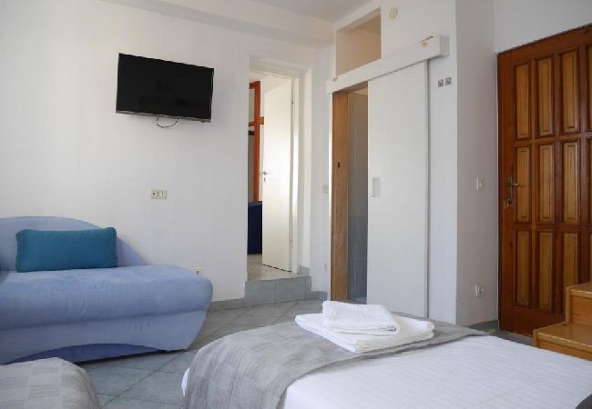 Apartment in Dugi Rat - Apartment in Dugi Rat with Seaview, Balcony, Air condition, WIFI (5132-1) Apartment in Dugi Rat - Apartment in Dugi Rat with Seaview, Balcony, Air condition, WIFI (5132-1)